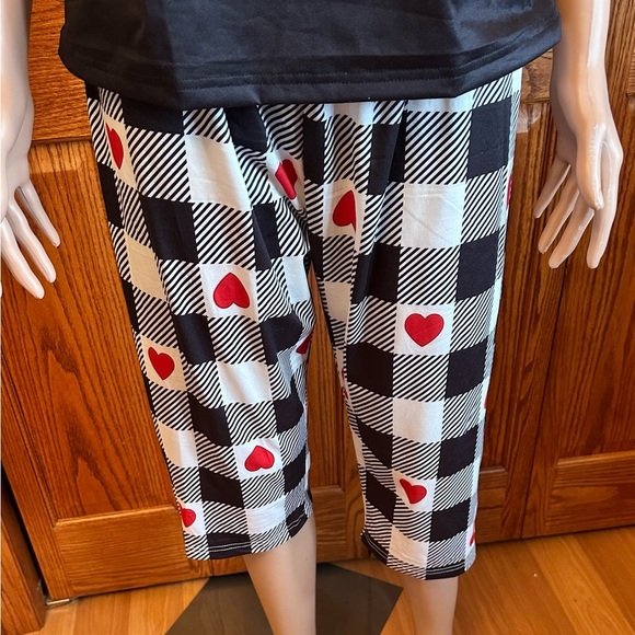 NWOT Black and White Checkered Pajama Set with Red Heart Accents Size Medium - Picture 4 of 15